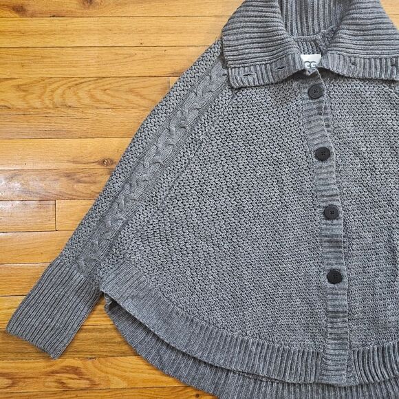 UGG Maribeth Wool Blend Button Down Charcoal Heather Knit Cape Poncho Sweater M - Picture 6 of 11